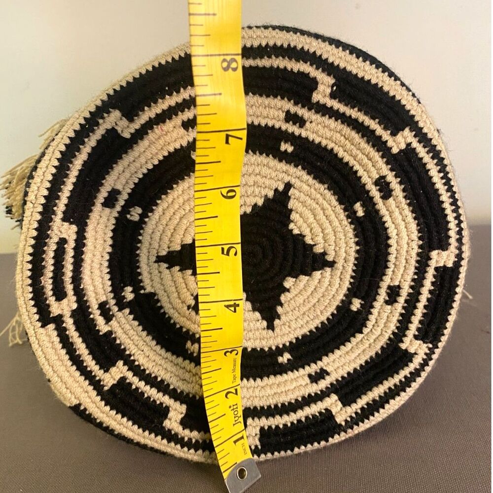 Colombian Wayuu Mochila Bucket Bag Handwoven Black Cream Geometric Shoulder - Picture 7 of 10